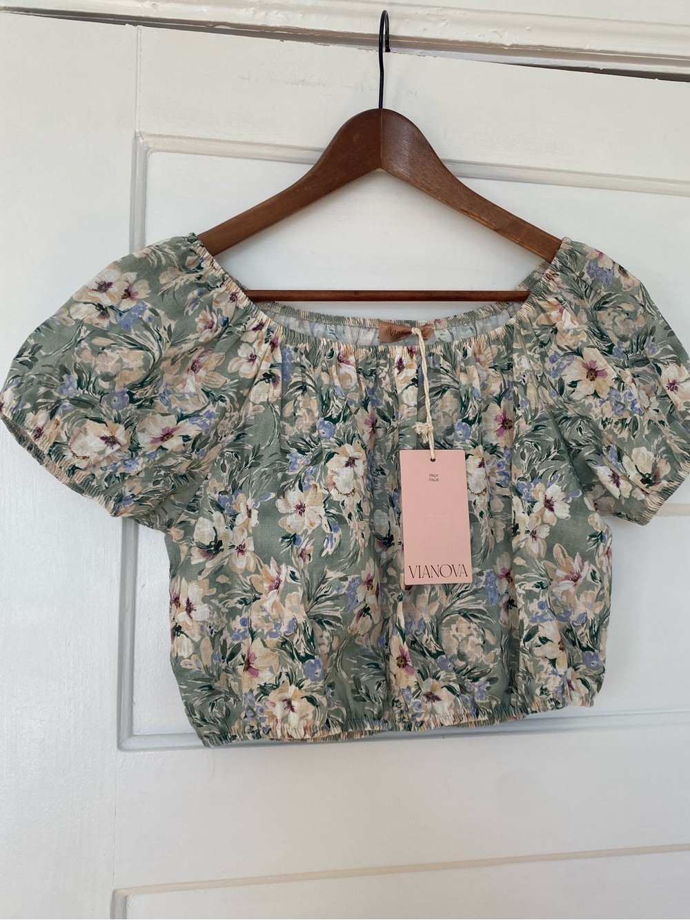 Boho romantic pull sleeved floral linen and cotton blouse